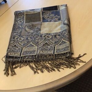 Pashmina Luxe Scarf with Fringe 70% Pashmina 30% Silk